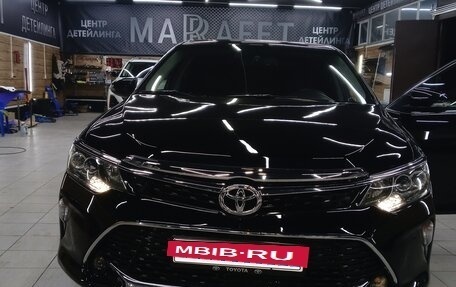 Toyota Camry, 2018 год, 2 100 000 рублей, 4 фотография