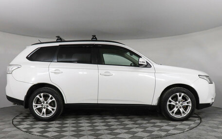 Mitsubishi Outlander III рестайлинг 3, 2013 год, 1 149 000 рублей, 4 фотография