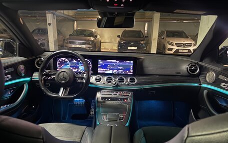 Mercedes-Benz E-Класс, 2021 год, 5 400 000 рублей, 15 фотография