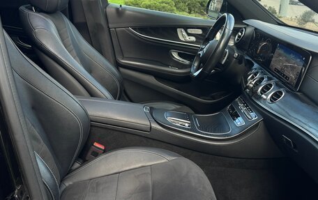 Mercedes-Benz E-Класс, 2021 год, 5 400 000 рублей, 24 фотография