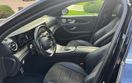 Mercedes-Benz E-Класс, 2021 год, 5 400 000 рублей, 29 фотография