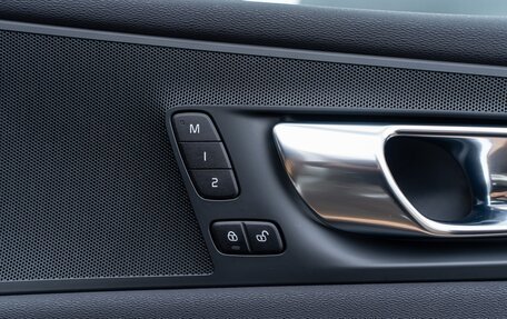 Volvo XC60 II, 2021 год, 3 800 000 рублей, 34 фотография