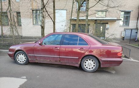 Mercedes-Benz E-Класс, 2000 год, 270 000 рублей, 2 фотография