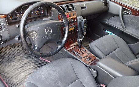 Mercedes-Benz E-Класс, 2000 год, 270 000 рублей, 6 фотография