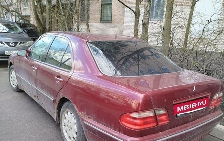 Mercedes-Benz E-Класс, 2000 год, 270 000 рублей, 3 фотография