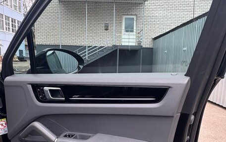 Porsche Cayenne III, 2018 год, 27 фотография