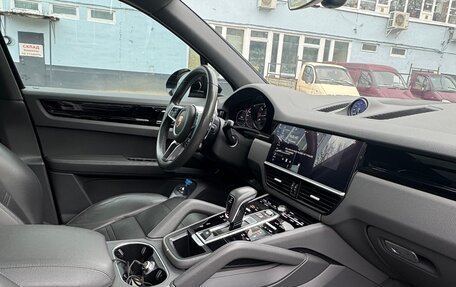 Porsche Cayenne III, 2018 год, 31 фотография