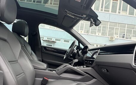 Porsche Cayenne III, 2018 год, 29 фотография