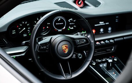 Porsche 911, 2021 год, 16 300 000 рублей, 28 фотография