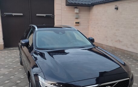 Volvo V90 Cross Country I рестайлинг, 2018 год, 3 000 000 рублей, 5 фотография