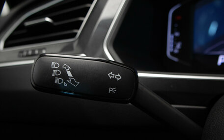 Volkswagen Tiguan II, 2021 год, 3 199 000 рублей, 13 фотография