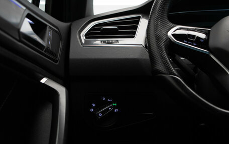 Volkswagen Tiguan II, 2021 год, 3 199 000 рублей, 14 фотография