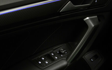 Volkswagen Tiguan II, 2021 год, 3 199 000 рублей, 15 фотография