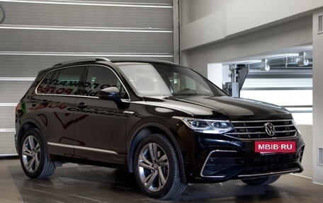 Volkswagen Tiguan II, 2021 год, 3 199 000 рублей, 3 фотография