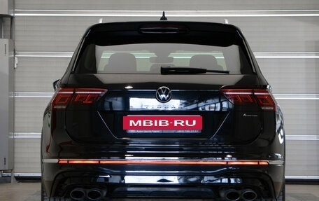 Volkswagen Tiguan II, 2021 год, 3 199 000 рублей, 5 фотография