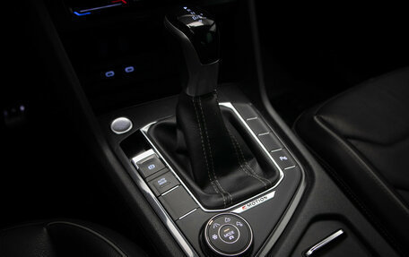 Volkswagen Tiguan II, 2021 год, 3 199 000 рублей, 21 фотография