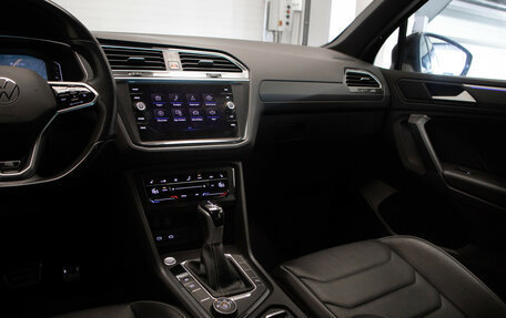 Volkswagen Tiguan II, 2021 год, 3 199 000 рублей, 24 фотография