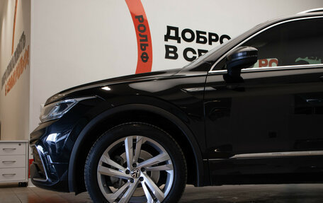 Volkswagen Tiguan II, 2021 год, 3 199 000 рублей, 37 фотография