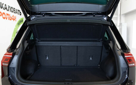 Volkswagen Tiguan II, 2021 год, 3 199 000 рублей, 36 фотография