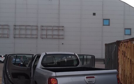 Mitsubishi L200 IV рестайлинг, 2011 год, 1 100 000 рублей, 5 фотография