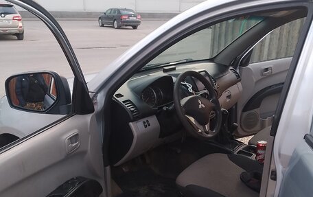 Mitsubishi L200 IV рестайлинг, 2011 год, 1 100 000 рублей, 7 фотография