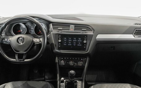 Volkswagen Tiguan II, 2019 год, 2 464 000 рублей, 6 фотография