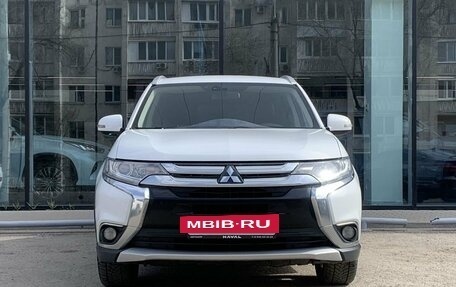 Mitsubishi Outlander III рестайлинг 3, 2016 год, 1 995 000 рублей, 2 фотография