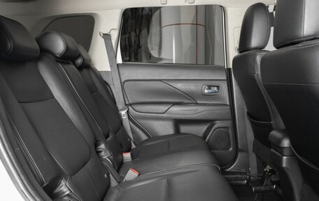 Mitsubishi Outlander III рестайлинг 3, 2018 год, 2 306 200 рублей, 8 фотография