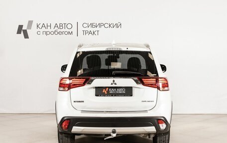 Mitsubishi Outlander III рестайлинг 3, 2018 год, 2 306 200 рублей, 4 фотография