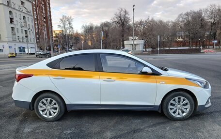 Hyundai Solaris II рестайлинг, 2018 год, 860 000 рублей, 9 фотография