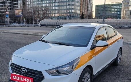 Hyundai Solaris II рестайлинг, 2018 год, 860 000 рублей, 2 фотография