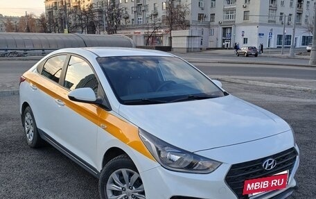 Hyundai Solaris II рестайлинг, 2018 год, 860 000 рублей, 3 фотография