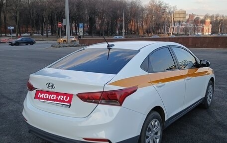 Hyundai Solaris II рестайлинг, 2018 год, 860 000 рублей, 11 фотография