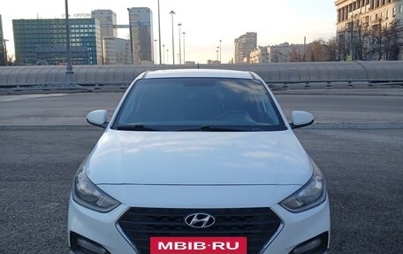 Hyundai Solaris II рестайлинг, 2018 год, 860 000 рублей, 5 фотография