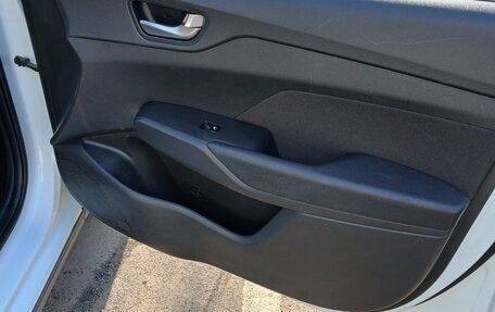 Hyundai Solaris II рестайлинг, 2018 год, 860 000 рублей, 25 фотография