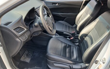 Hyundai Solaris II рестайлинг, 2018 год, 860 000 рублей, 18 фотография