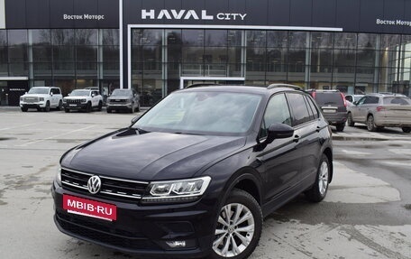 Volkswagen Tiguan II, 2019 год, 2 300 000 рублей, 2 фотография