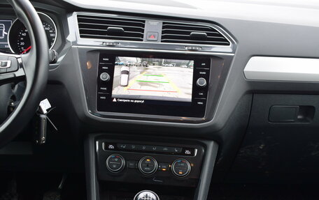 Volkswagen Tiguan II, 2019 год, 2 300 000 рублей, 14 фотография