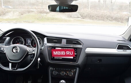 Volkswagen Tiguan II, 2019 год, 2 300 000 рублей, 13 фотография