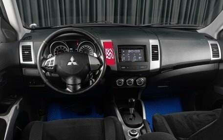 Mitsubishi Outlander III рестайлинг 3, 2011 год, 1 099 000 рублей, 6 фотография