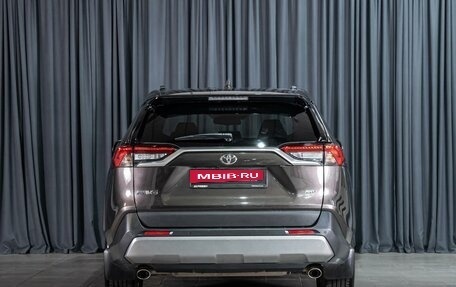 Toyota RAV4, 2020 год, 5 250 000 рублей, 4 фотография