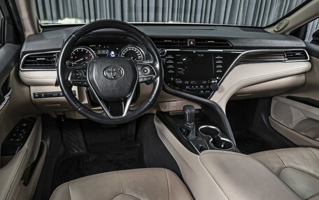Toyota Camry, 2018 год, 2 880 000 рублей, 6 фотография