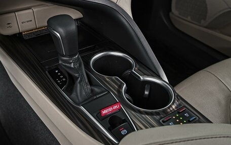 Toyota Camry, 2018 год, 2 880 000 рублей, 12 фотография