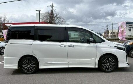 Toyota Voxy III, 2021 год, 1 900 000 рублей, 4 фотография