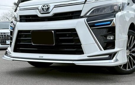 Toyota Voxy III, 2021 год, 1 900 000 рублей, 8 фотография