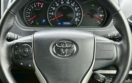 Toyota Voxy III, 2021 год, 1 900 000 рублей, 13 фотография