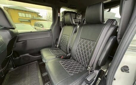 Toyota Voxy III, 2021 год, 1 900 000 рублей, 16 фотография