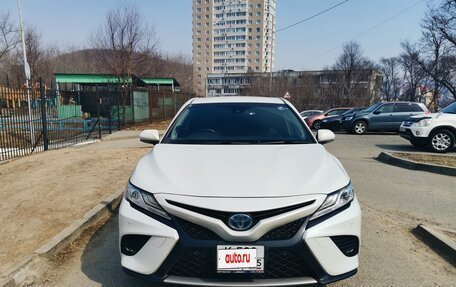Toyota Camry, 2020 год, 3 000 000 рублей, 2 фотография
