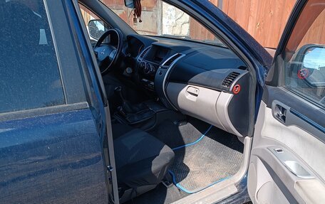 Mitsubishi Pajero Sport II рестайлинг, 2008 год, 1 700 000 рублей, 8 фотография