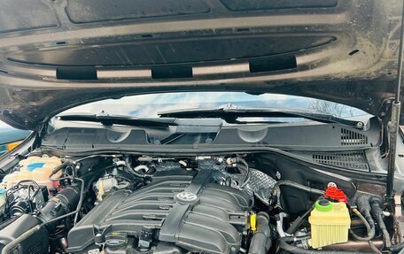 Volkswagen Touareg III, 2013 год, 1 980 000 рублей, 2 фотография